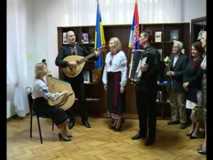 „Strune srca“ izvode Himnu Ukrajine prevedenu na srpski jezik Beograd 2015. god.